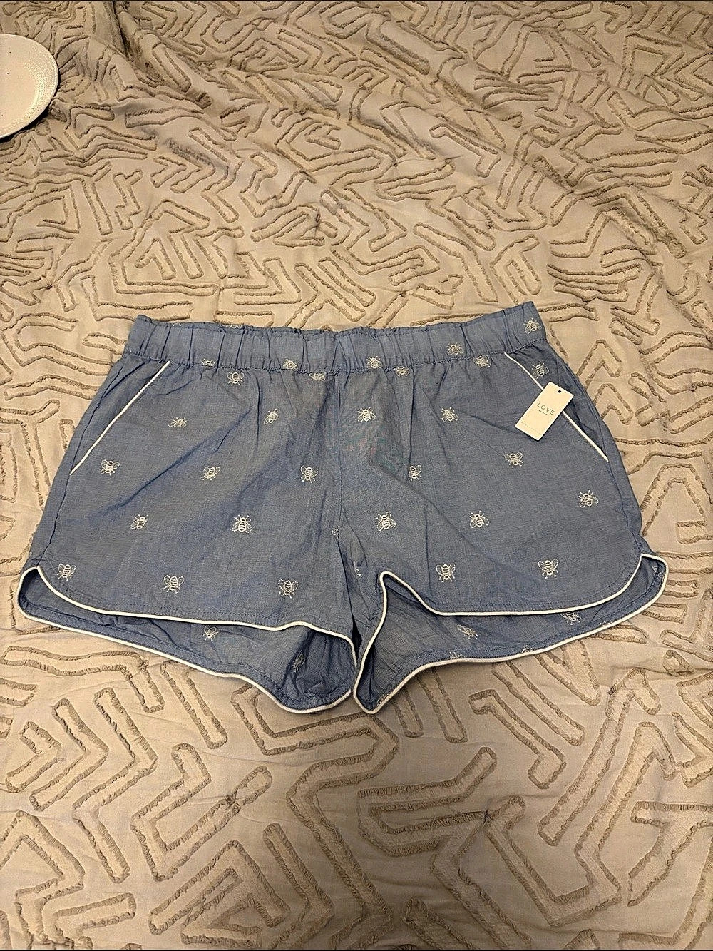 Love by Gap embroidered bee Blue Shorts Size Medium BNWT